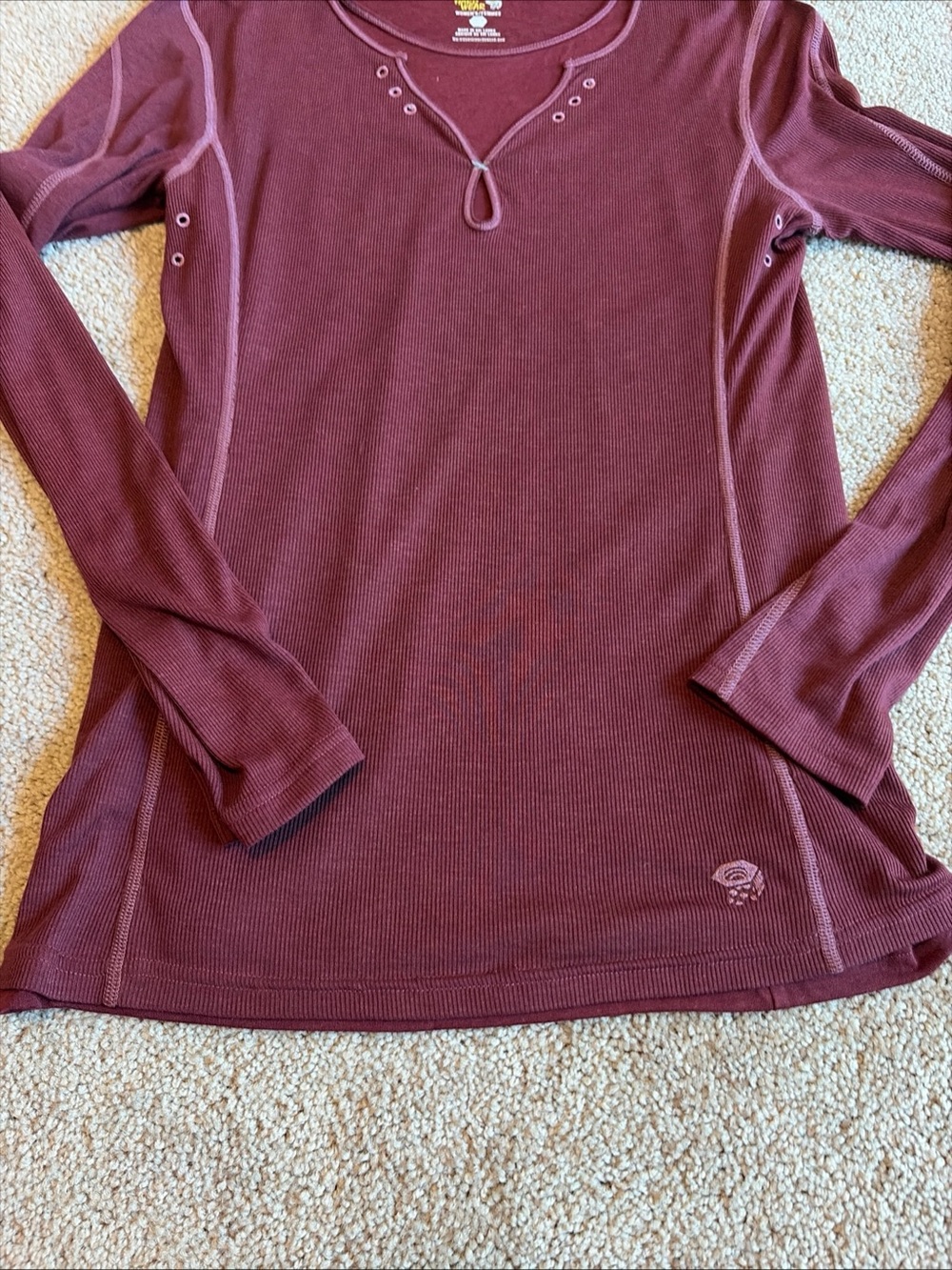 Mountain Hardwear Women's Long Sleeve Top Size L Athletic Casual Wear Wine - Picture 5 of 11